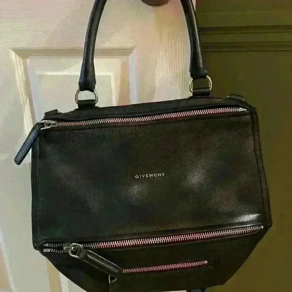 Authentic Givenchy Pandora Shoulder Bag - Picture 7 of 14